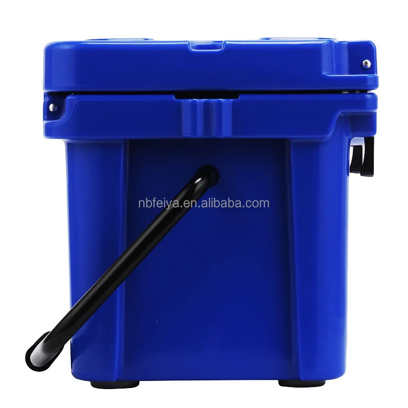 Refrigeradores rotomoldados de promoción portátil de 17 cuartos de hielo de Navidad enfriadores de caja de hielo de regalo para acampar al aire libre