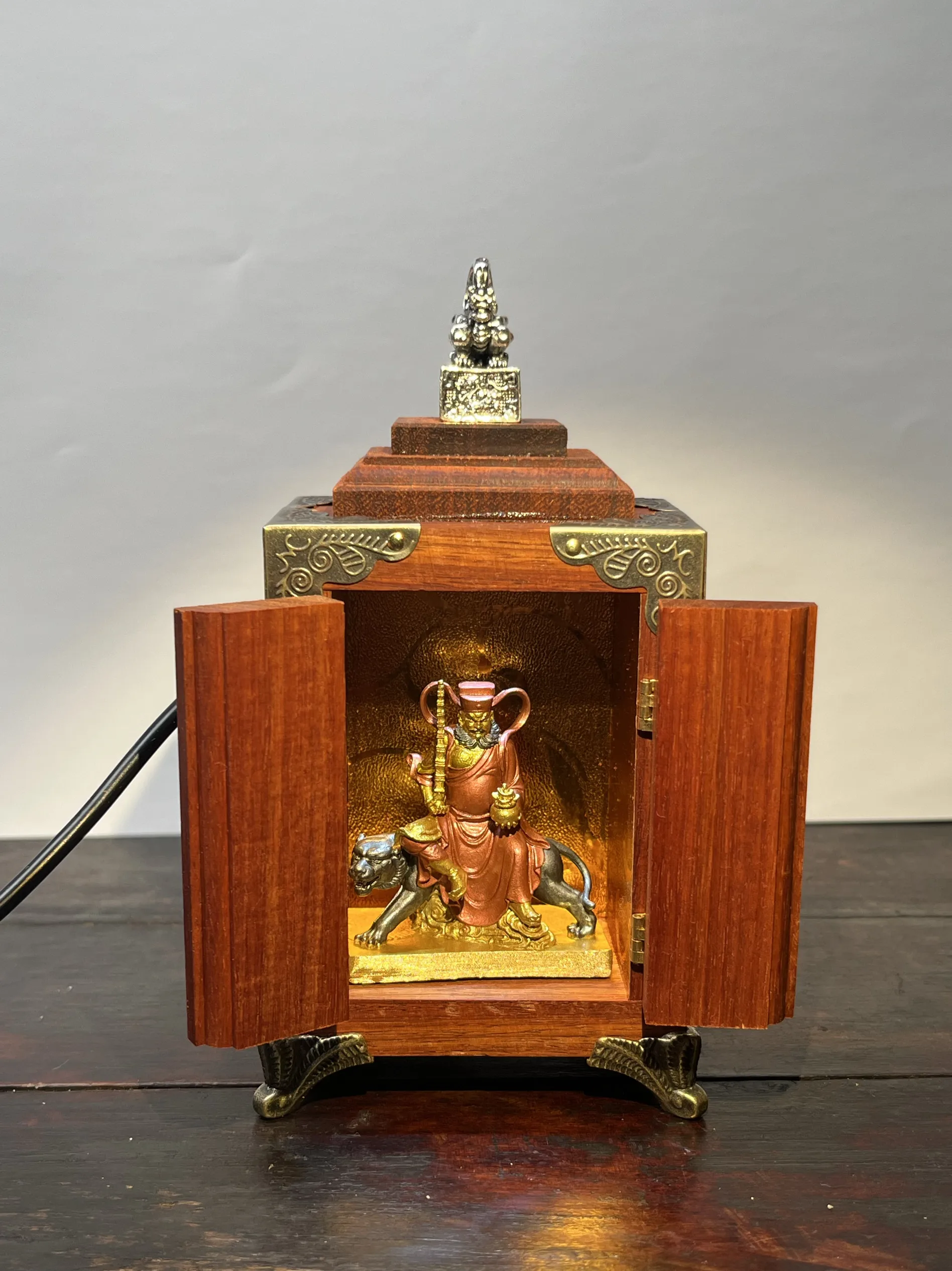 Leizu Puhua Tianzun Zhao Gongming Taiyi Tianzun Sanqing with Rosewood Electric Shrine with Door Plug