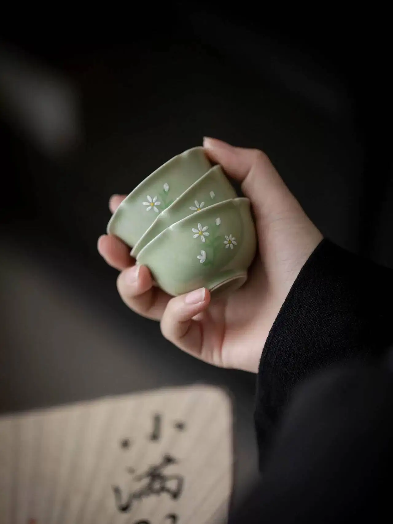 Wuyintang japanese Style Ceramic Tea Cup For Home Use Single Hand Painted Small Daisy Flower Rim Tasting Cup Fresh And Simple