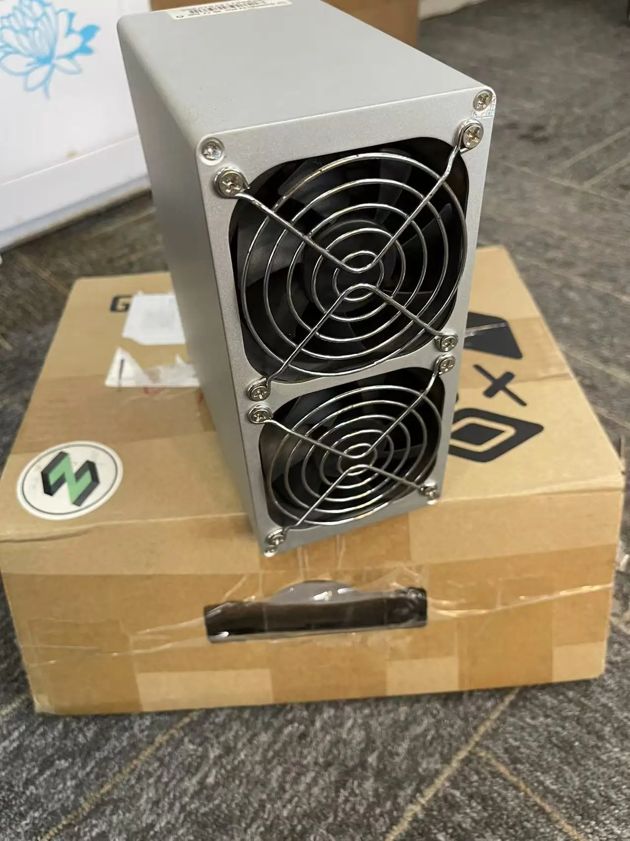 Used Goldshell CK Box Asic Miner 1050 Gh/s 215 W No PUS CKB Mining Machine for Digital Currency Extraction