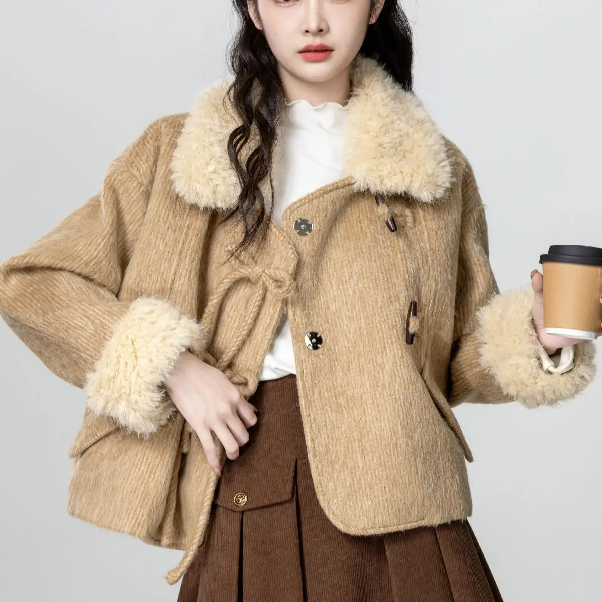 2025 الخريف والشتاء جديد البقرة القرن زر معطف الصوف المرأة فضفاضة وسميكة الدافئة سترة صوفية #1