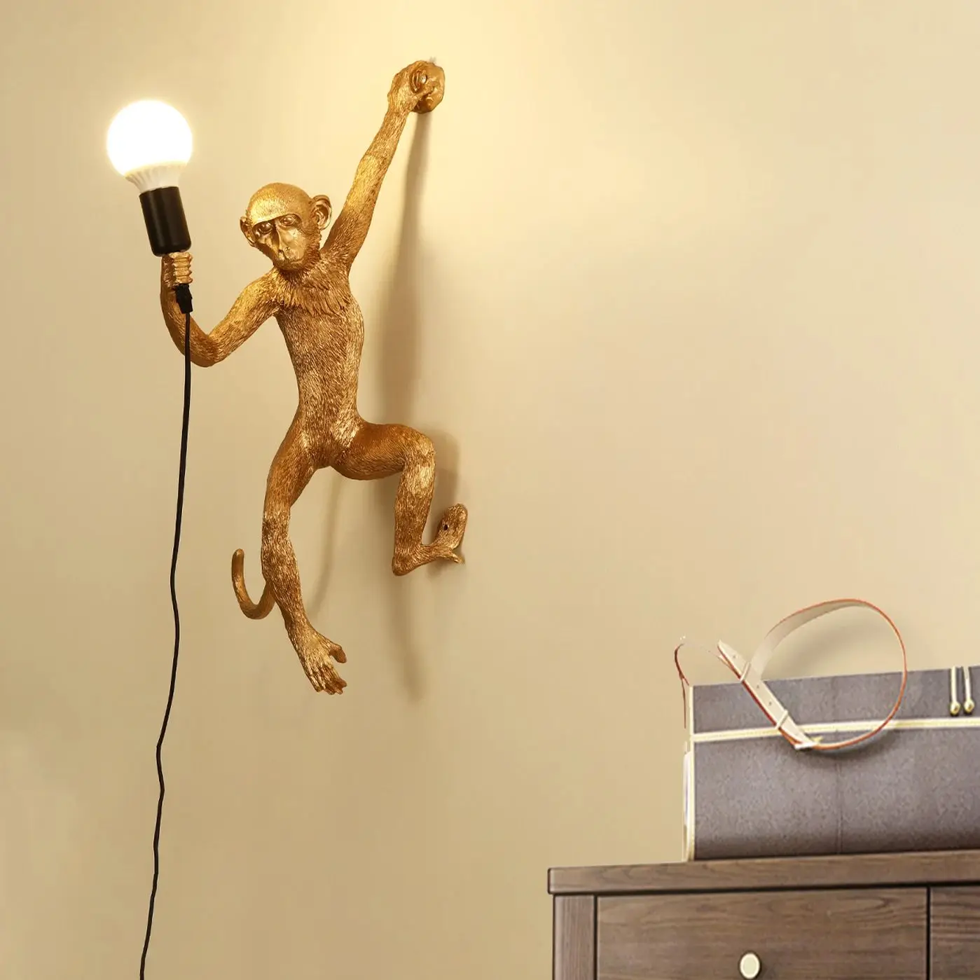 Monkey Wall Lamp Climbing Monkey Wall Light Creative Wall Lamp Vertical Resin Light Gift for Home Office Bedroom Décor