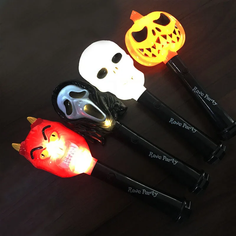 New Novelty Fun children's Light-up Halloween Pumpkin lampeggiante Stick Toy Halloween Sounding LED Skull lampeggiante Stick