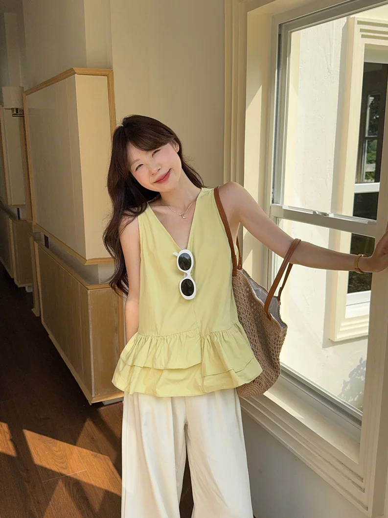 

Женская летняя блузка Kumikumi с желтым кружевом и без рукавов, в нежном стиле, модный топ, омолаживающий образ для девушек