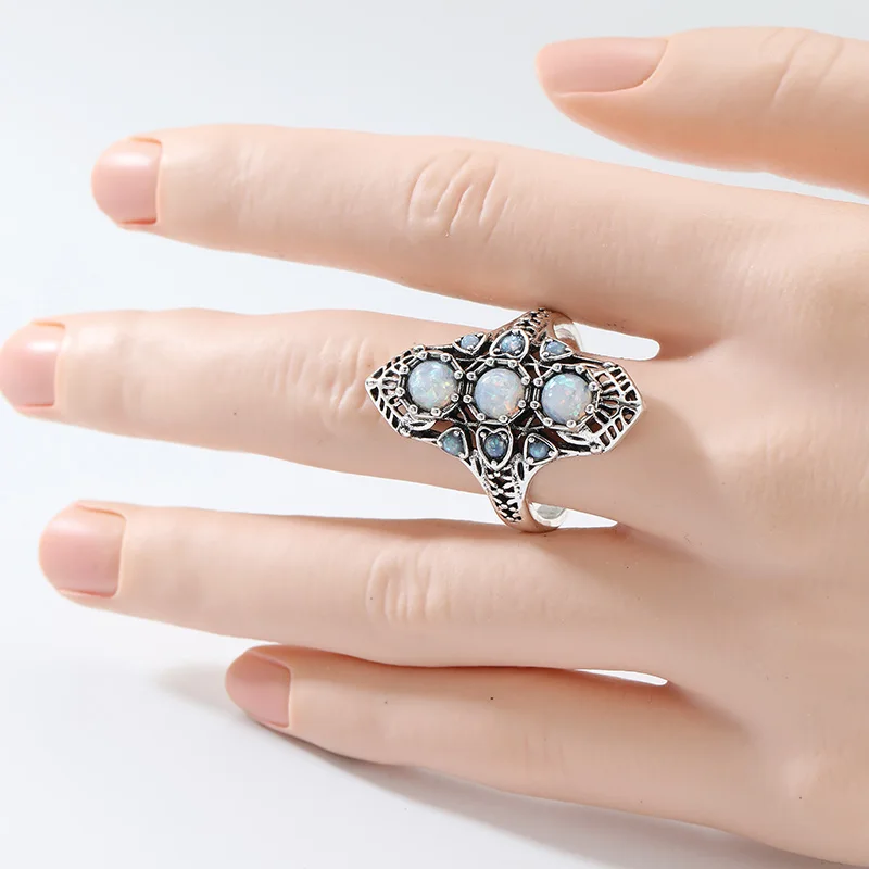 Vintage Inlaid Imitation Opal Women's Ring Ethnic Silver Color Hand Carving Daily Wear Party Jewelry Anniversary Gift