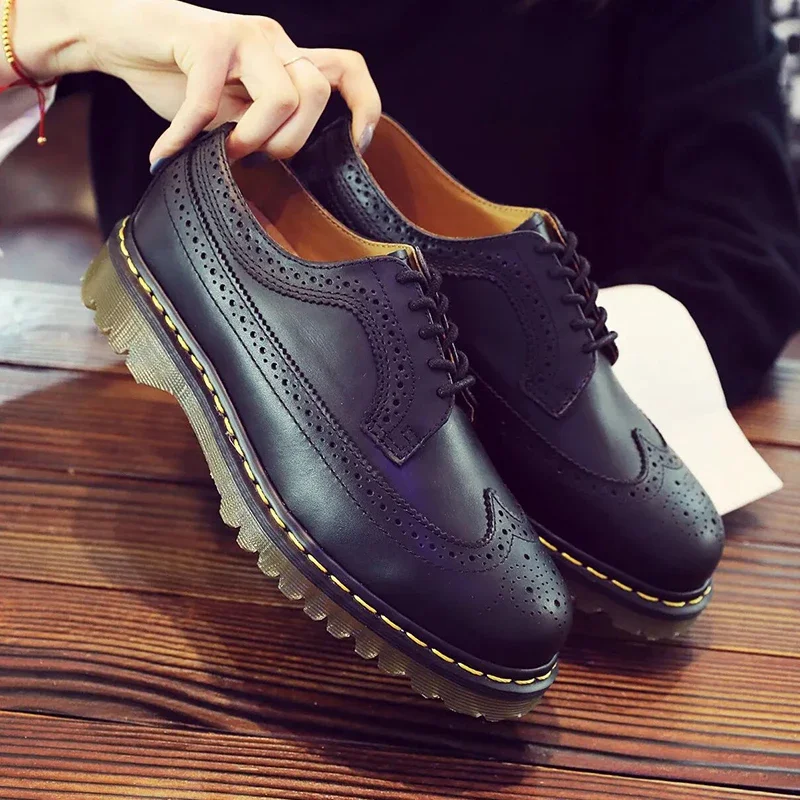 Women Leather Vintage Men\'s Casual Shoes Luxury Genuine Leather Quality Men\'s Leather Shoes Brogue Vintage Shoes Couple 35-46