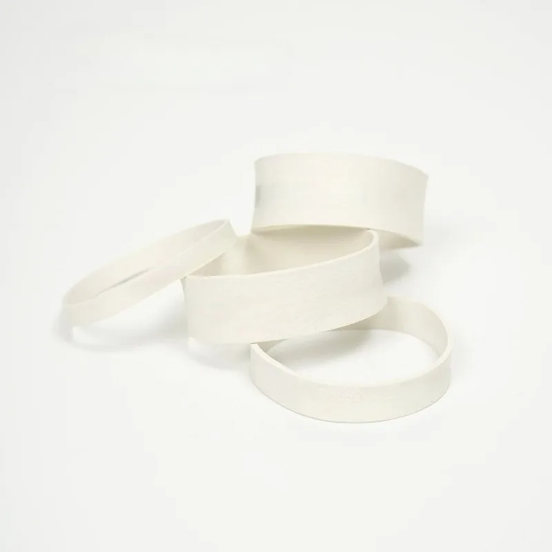 Stretching belt enhances balance and muscle strength, relieves wrist pain and injury
