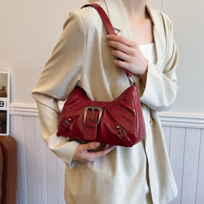 

Retro Faux Leather Hobo Shoulder Bag with Large Buckle Detail Vintage Underarm Bag Chic Handbag Purse for Women Daily Party