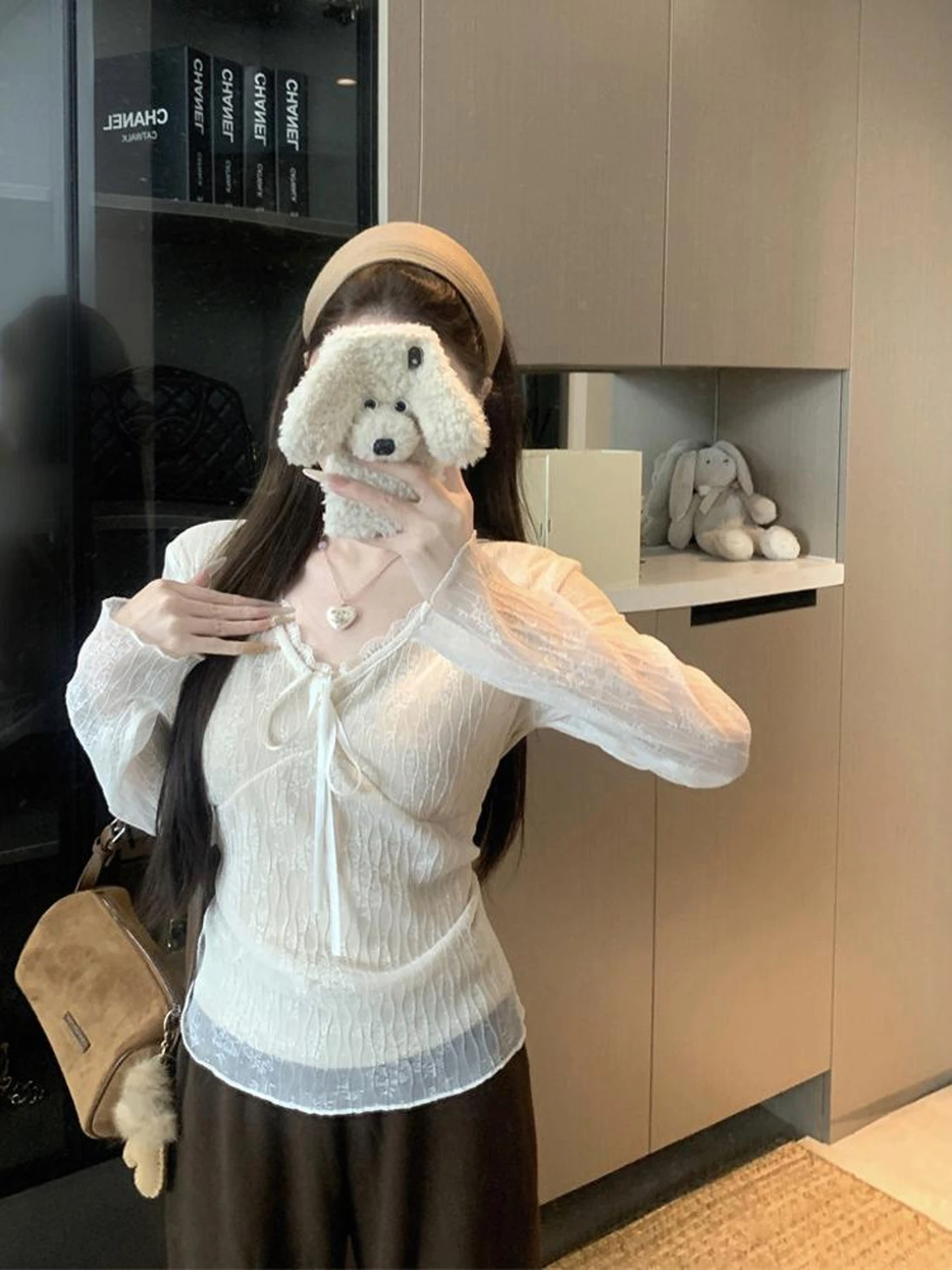 

Весна 2026: Новая коллекция Pure Desire Fashion – Элитная женская блузка с кружевными узлами, длинным рукавом, V-образным вырезом и цветочным принтом в стиле Ins.