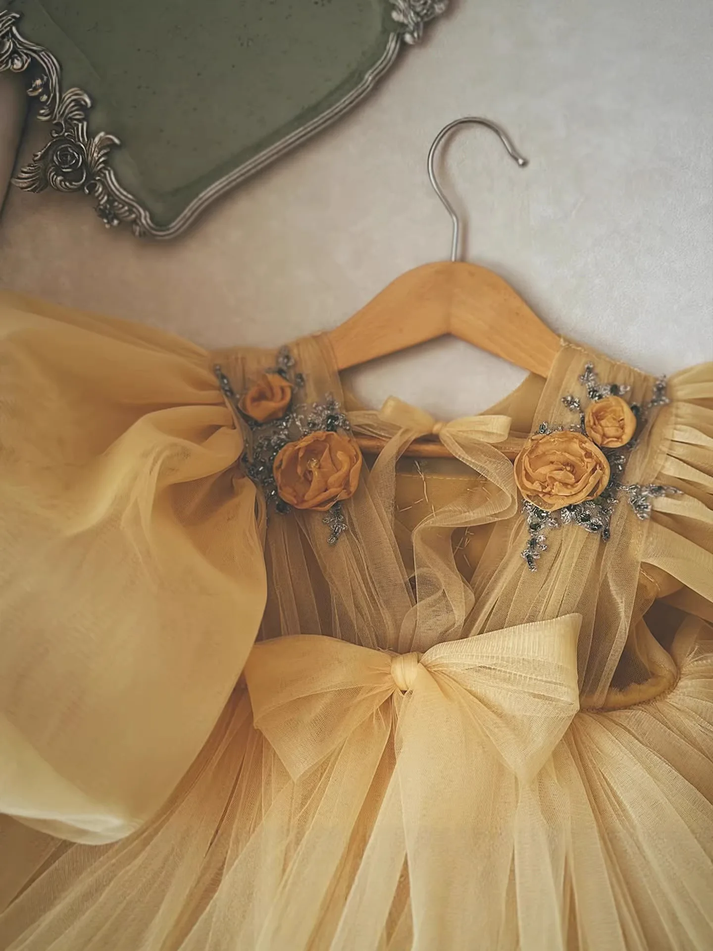 abito-da-damigella-personalizzato-vestito-da-sposa-abito-per-festa-di-compleanno-maniche-a-sbuffo-gonna-in-tulle-con-applicazioni-floreali-3d-e-dettagli-in-strass