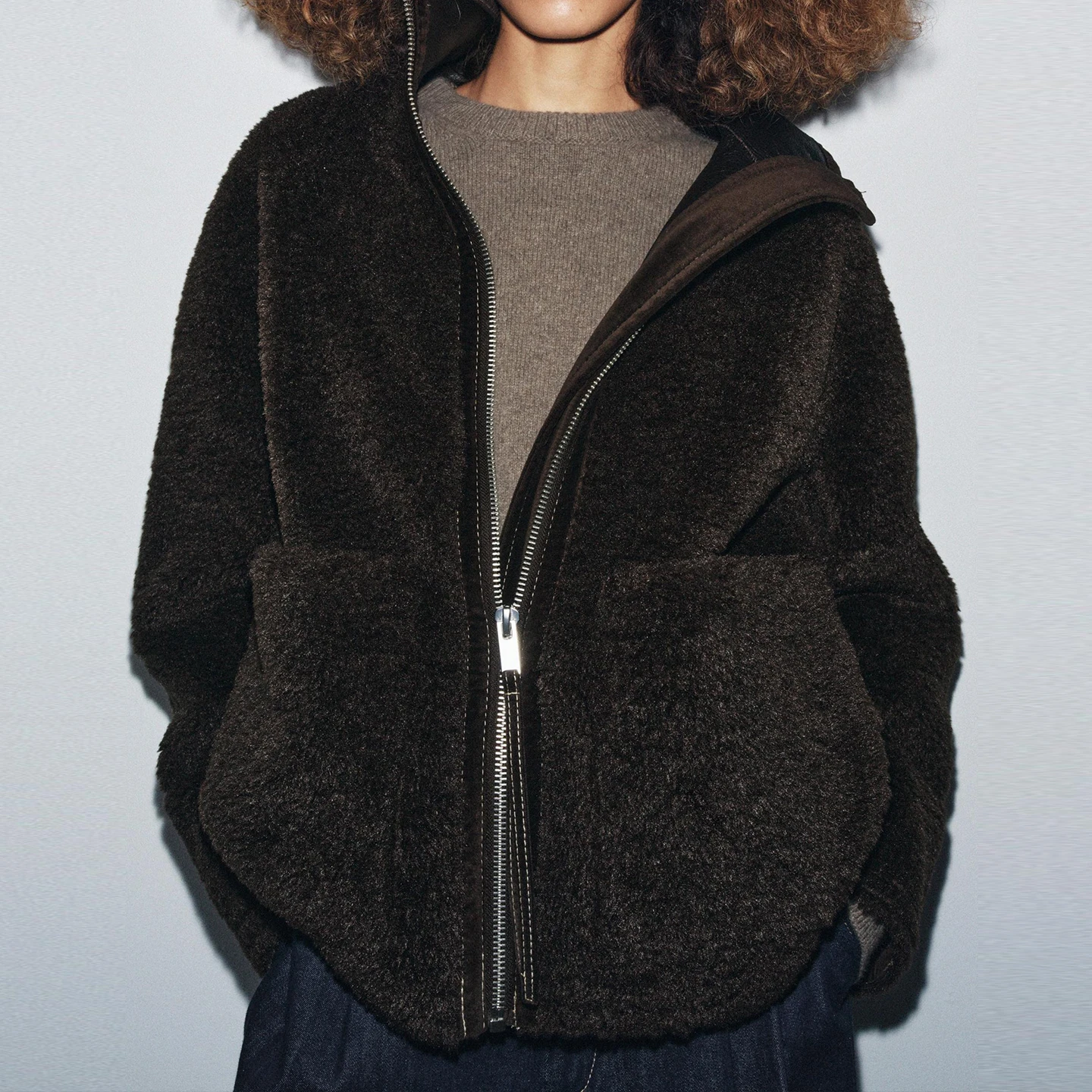 2025 خريف جديد إمرأة شخصية أنيقة الفراء والجلود Inteated Jaet أنبوب مستقيم pe طويل Sve سستة إغلاق ort... #2