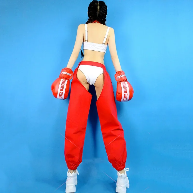 Kostiumy sceniczne damskie ubrania barowe osobowość strój sportowy Ds Dj klub nocny piosenkarka białe bikini czerwone spodnie z otwartym plikiem DNV13170