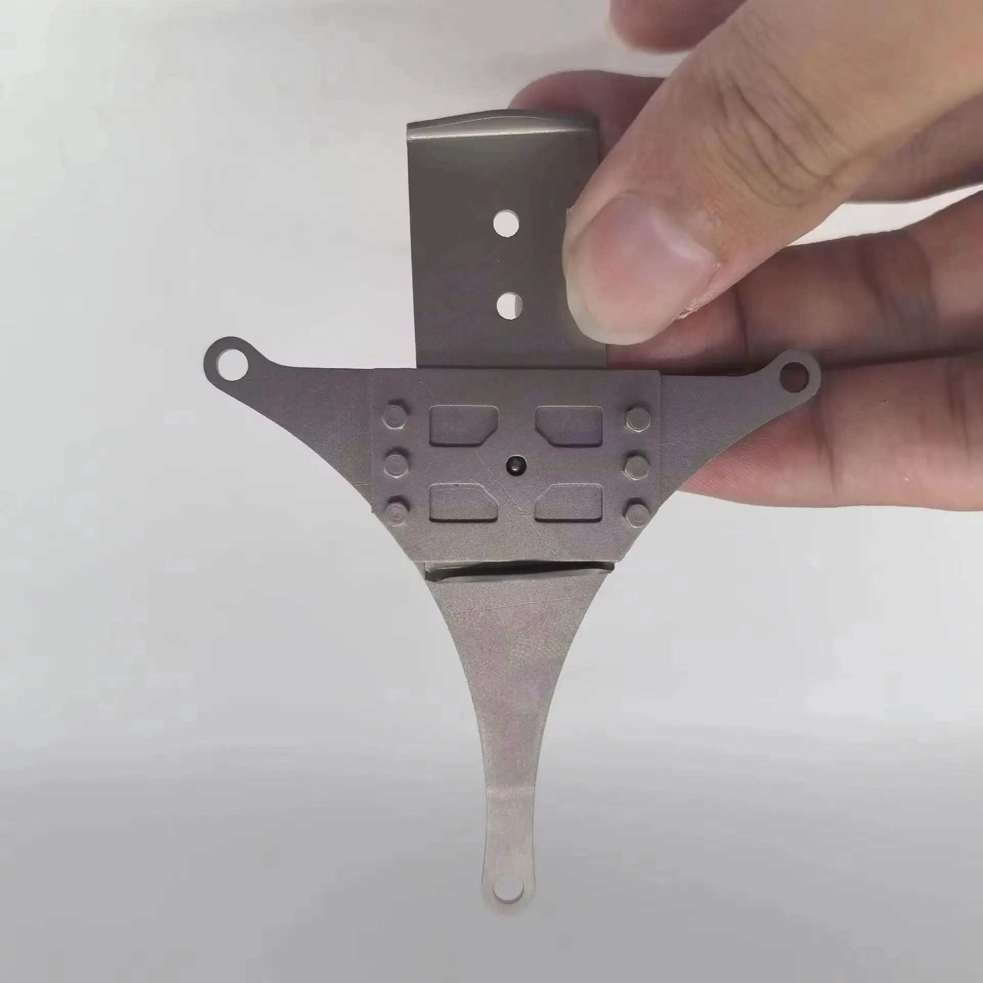 

Nooxion Specialty Scaleclub Model For 1/14 Iveco RC Car Front Upgrade Metal Battery Buckle Battery Fixed Seat Rc Accessories