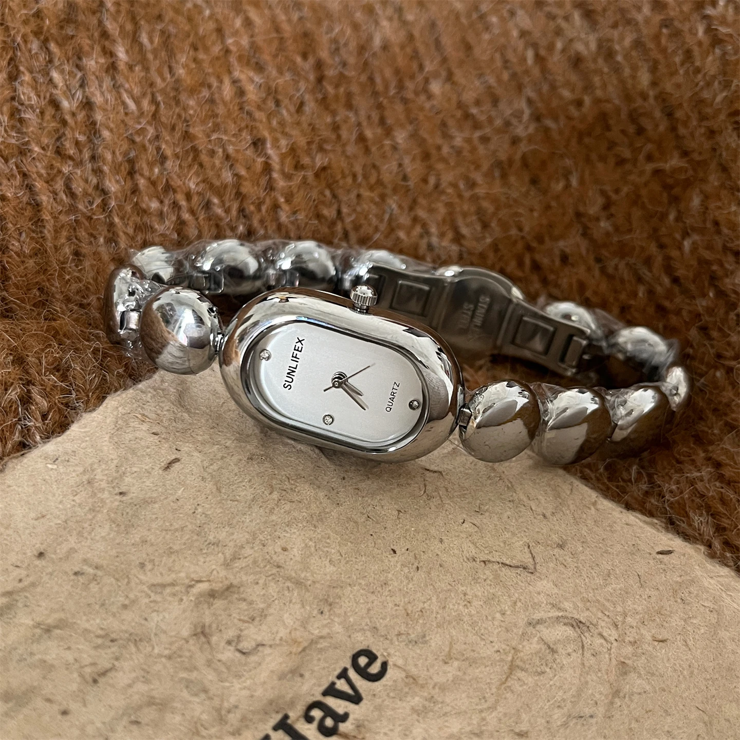 

Retro simple Korean large oval four-diamond dial women's versatile niche Doudou women's watch