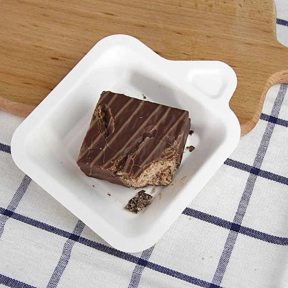 

100PCS Biodegradable Material Disposable Paper Plate Eco-Friendly Lightweight Thickened Paper Plate Non-slip Square Cake Plate