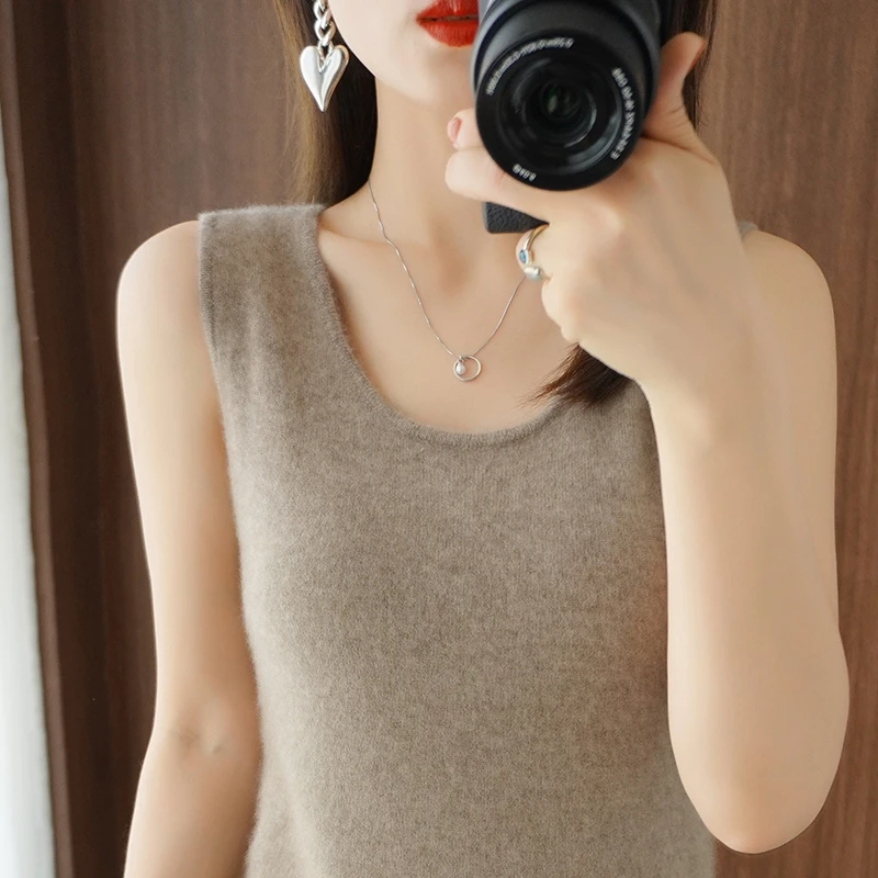 new 100% pure wool U-neck ladies\' T-shirt fashion slim sweater cashmere bottoming slim vest female