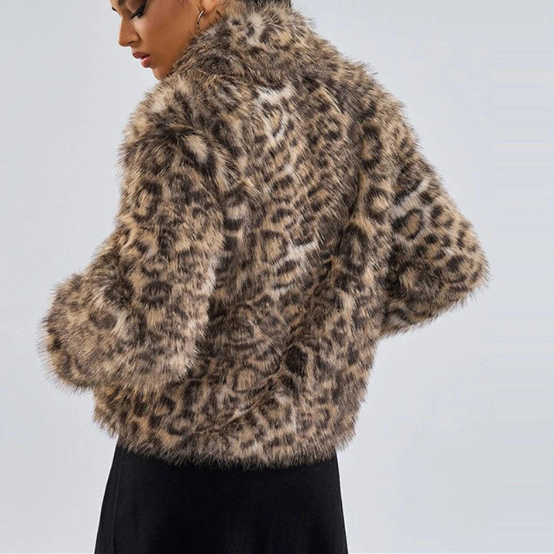 Abrigos de piel sintética para mujer, abrigo de manga larga con estampado de leopardo, grueso y cálido, ropa de calle Y2k, chaquetas elegantes de punto abierto 2025