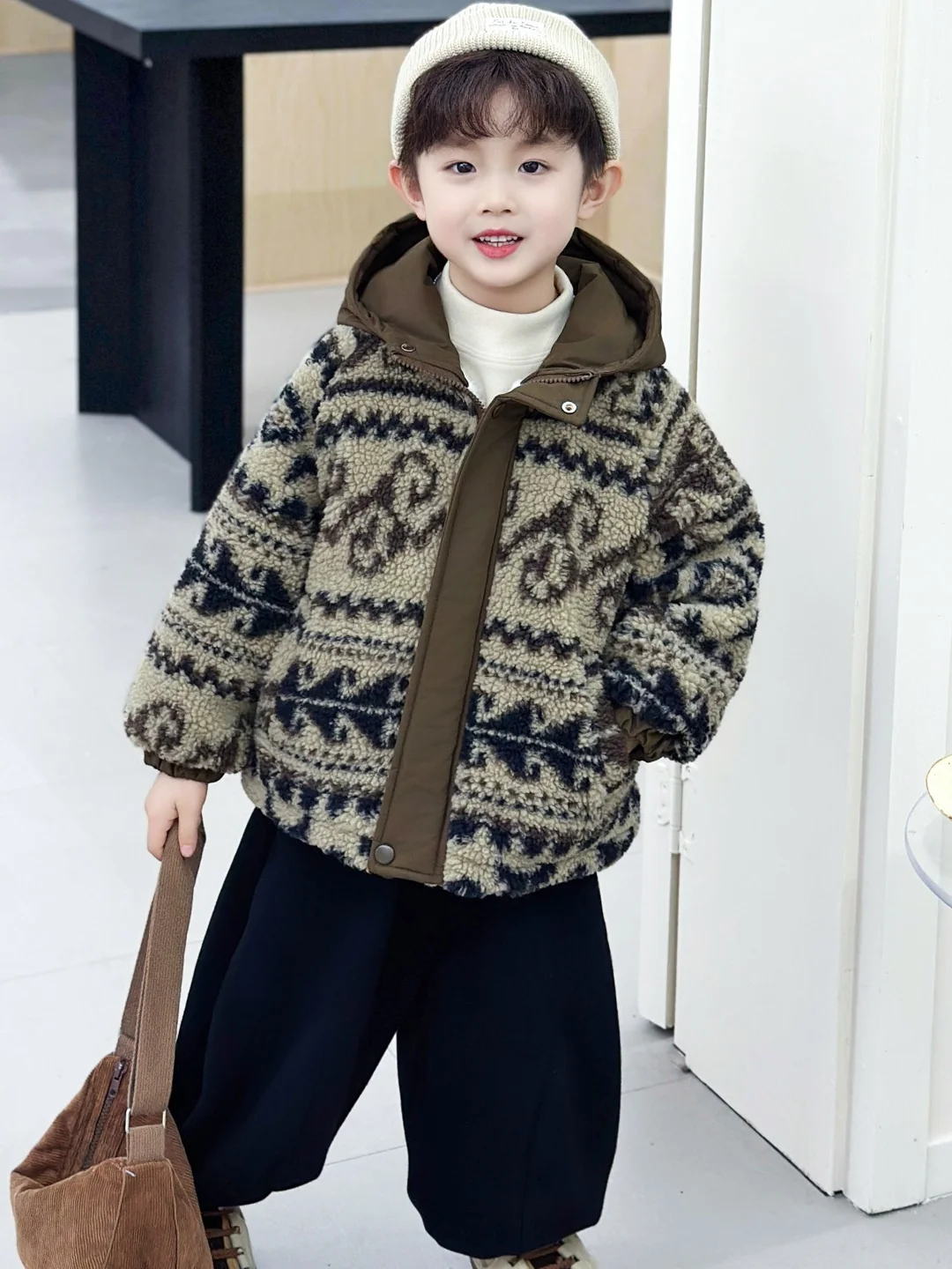 

Теплая хлопковая куртка с капюшоном для мальчиков, модная, молодежная, с длинными рукавами, на молнии, повседневная верхняя одежда