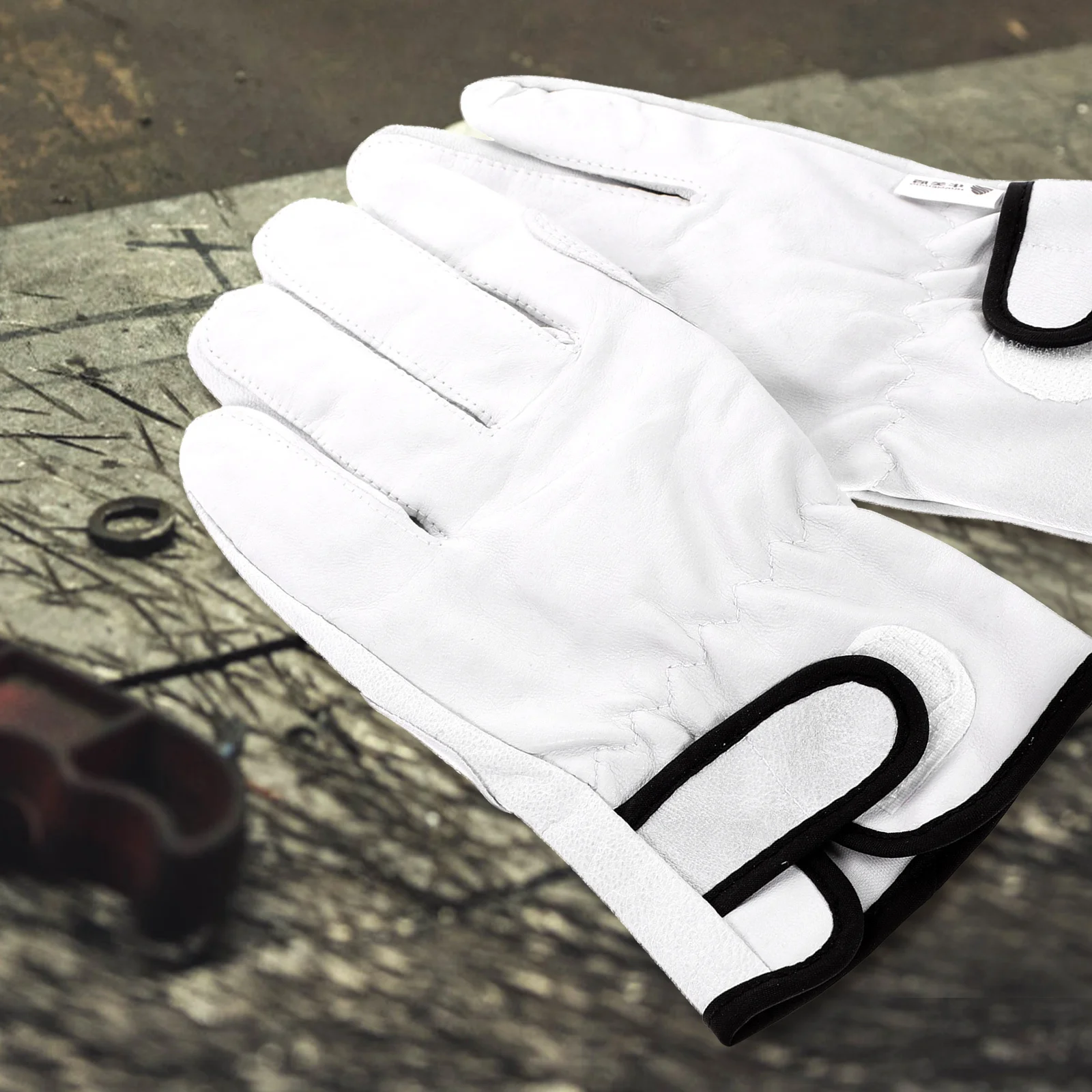 

1Pair Welding Gloves Heat Resistant Adjustable Hook Loop Sleeve Cotton Lining Durable Oven Stove Gloves