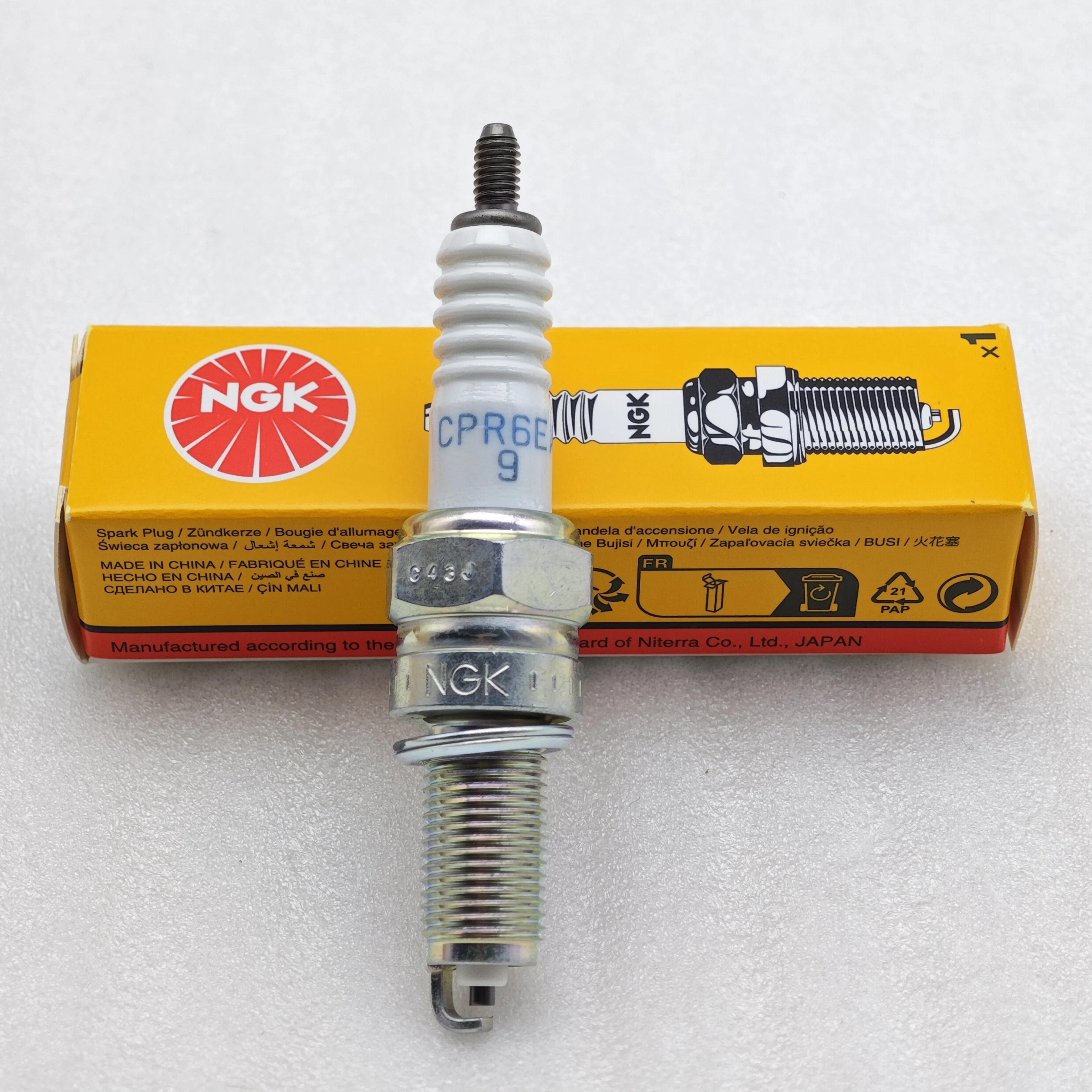 Original  NGK Motorcycle Spark Plug CPR6EA-9 Is Applicable To Piaoyue SDH110-16 Weiwu SDH110-19 21 AFR125