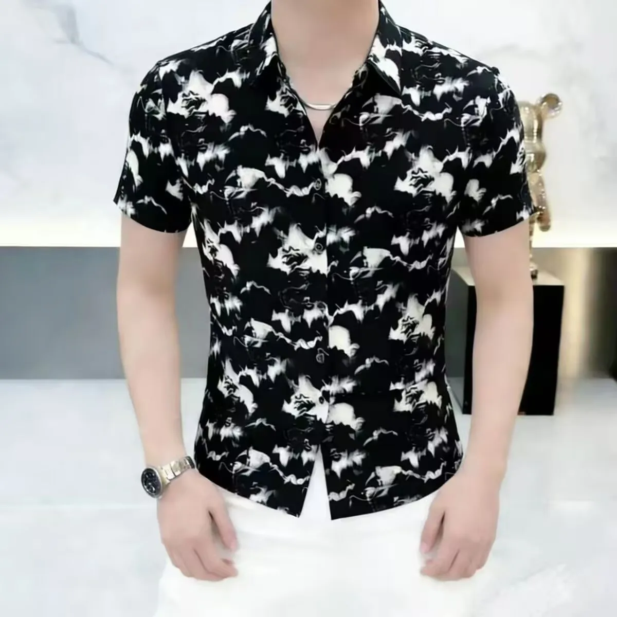 

2026 Summer New Men's Ice Silk Thin Printed Lapel Short-sleeved Shirt Fashion Trend Handsome Half-sleeved Light Luxury Shirt Top