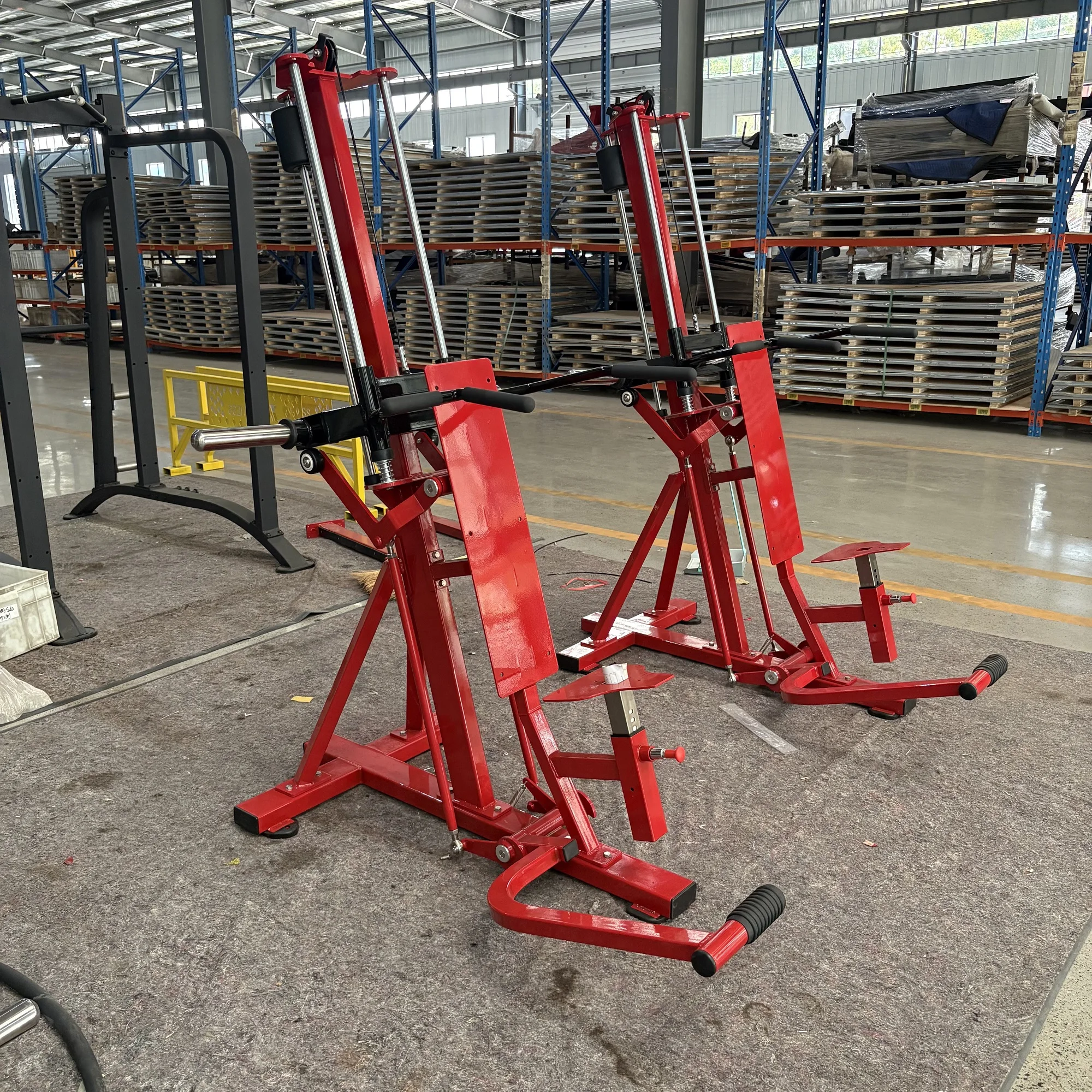 Commercial Shoulder Press Machine Gym Equipment Red Standing Lateral Raise Machine Heavy Duty Shoulder Trainer for Fitness Club