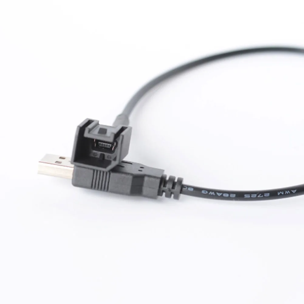 استخدام السيارة اتصال الراديو 20 سم كابل USB للسيارة شاحن USB ABSM المواد بلمسة نهائية سوداء سهلة التركيب غير قابلة للتشوه