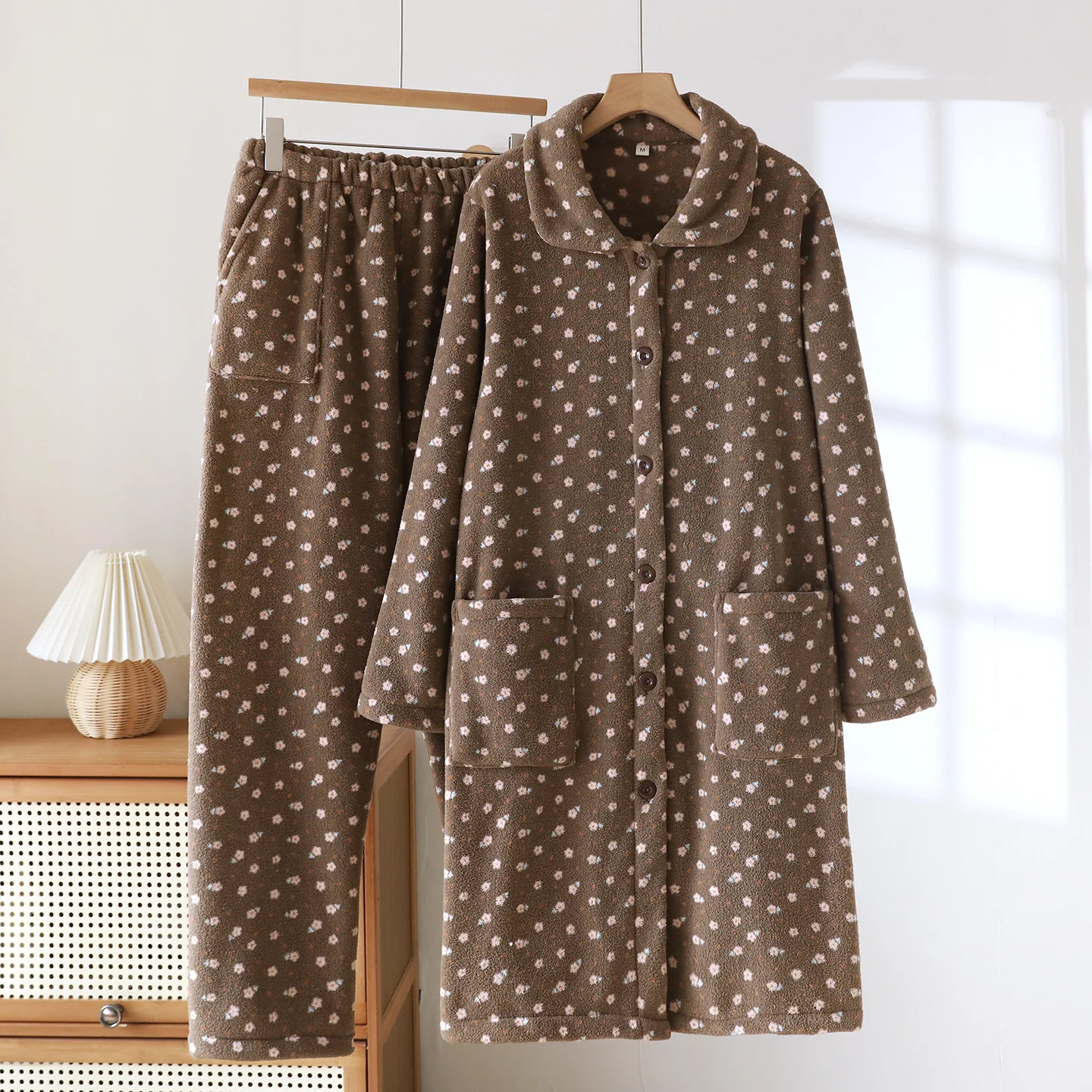 

Ночная рубашка из кораллового флиса, женская утолщенная осенне-зимняя ночная рубашка с цветочным принтом, комплект из 2 предметов, женские пижамы, мягкая домашняя одежда