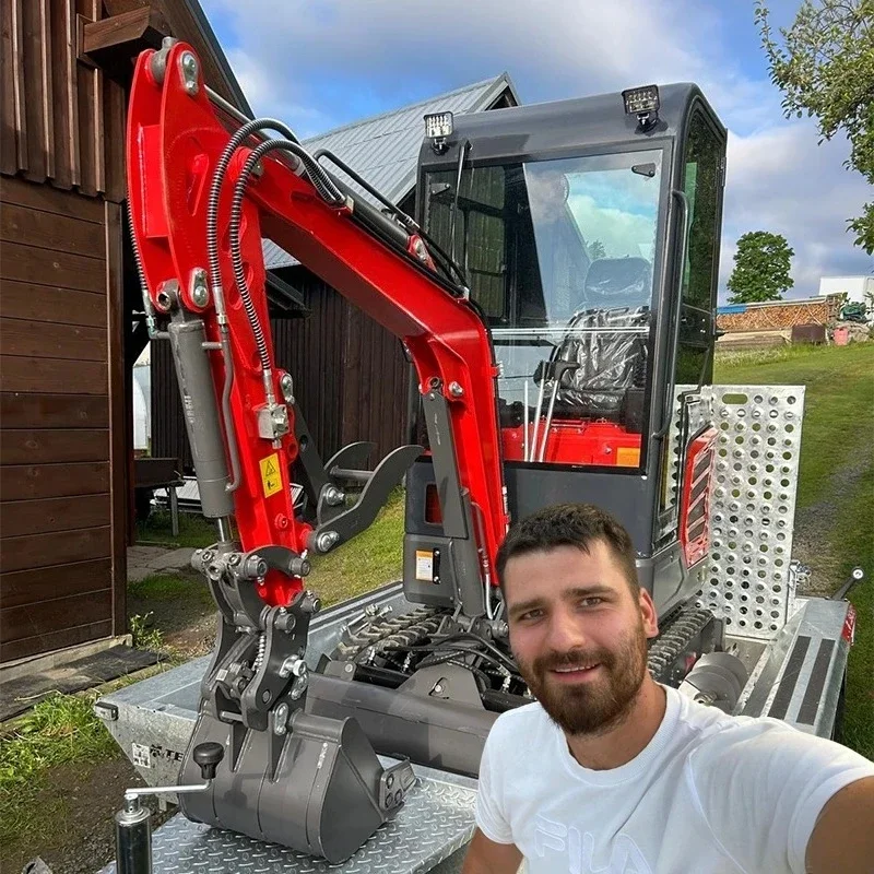 Miniescavatore 1.8 Ton EURO 5 Cina economico prezzo cingolato escavatore insaccatore agricolo piccolo escavatore 1 tonnellata in vendita su ordine