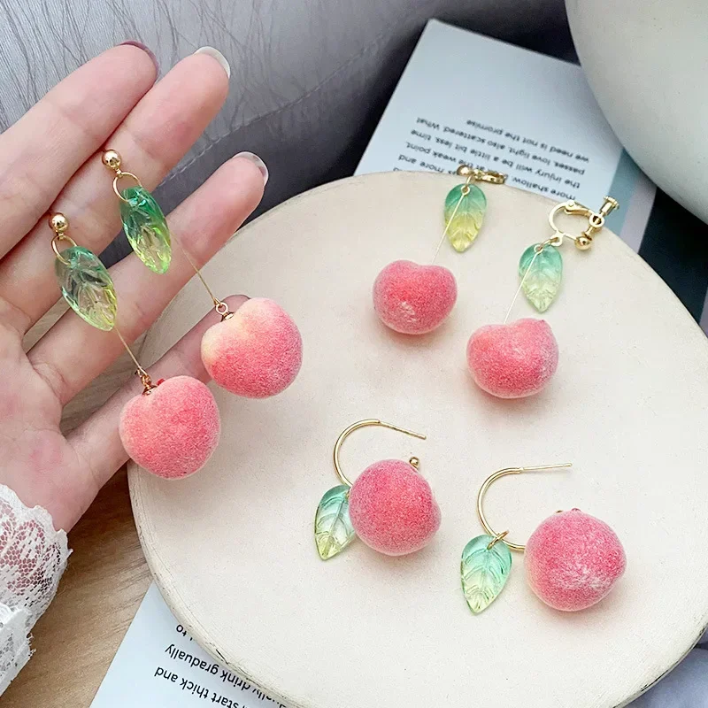 Korean Sweet Pink Peach Drop Earrings for Women Girl Gold Color Alloy Green Leaf Fruit Hanging Dangle Earrings Holiday Jewelry