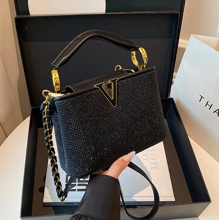 

Winter New Fashion Diamond-encrusted Letter Open Portable Shoulder Messenger Bag Designer Light Luxury Versatile Women's Bag