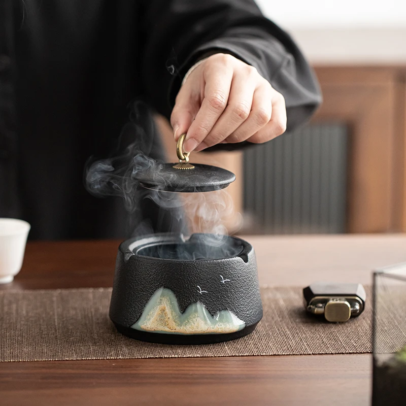 

Creative Ceramic Ashtray with Cover Home Living Room Tea Table Windproof with Cover Anti-flying Ash Light Luxury Ashtray