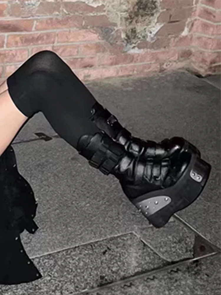 

Женские ботинки до середины икры на толстой подошве в стиле панк-рок, зима 202, женские ботинки до середины икры на платформе с круглым носком и боковой молнией на танкетке