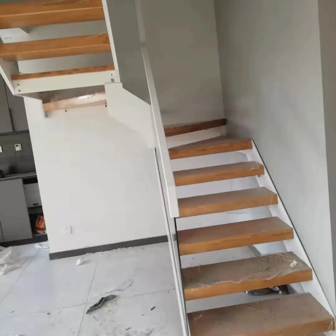 Personalizzazione del battistrada in legno Scala galleggiante moderna Design delle scale Scale galleggianti solide per interni decorative americane moderne