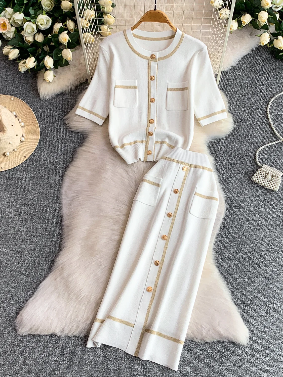 

Fashionable Knitted Two-Piece Set Women's Summer Korean Style Versatile Metal Buckle Slimming Elegant Top Half-Skirt Ensemble