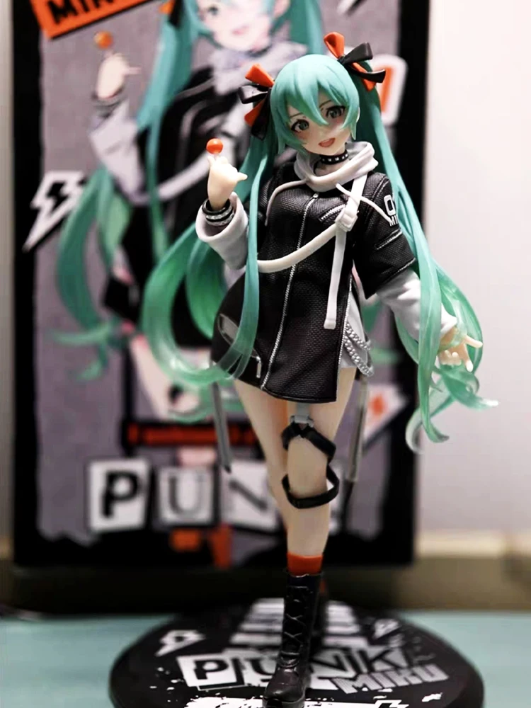 New Original Taito Vocaloid Hatsune Miku Fashion Anime Figure Punk Future Collection Desktop Decor Model Toys Christmas Gift