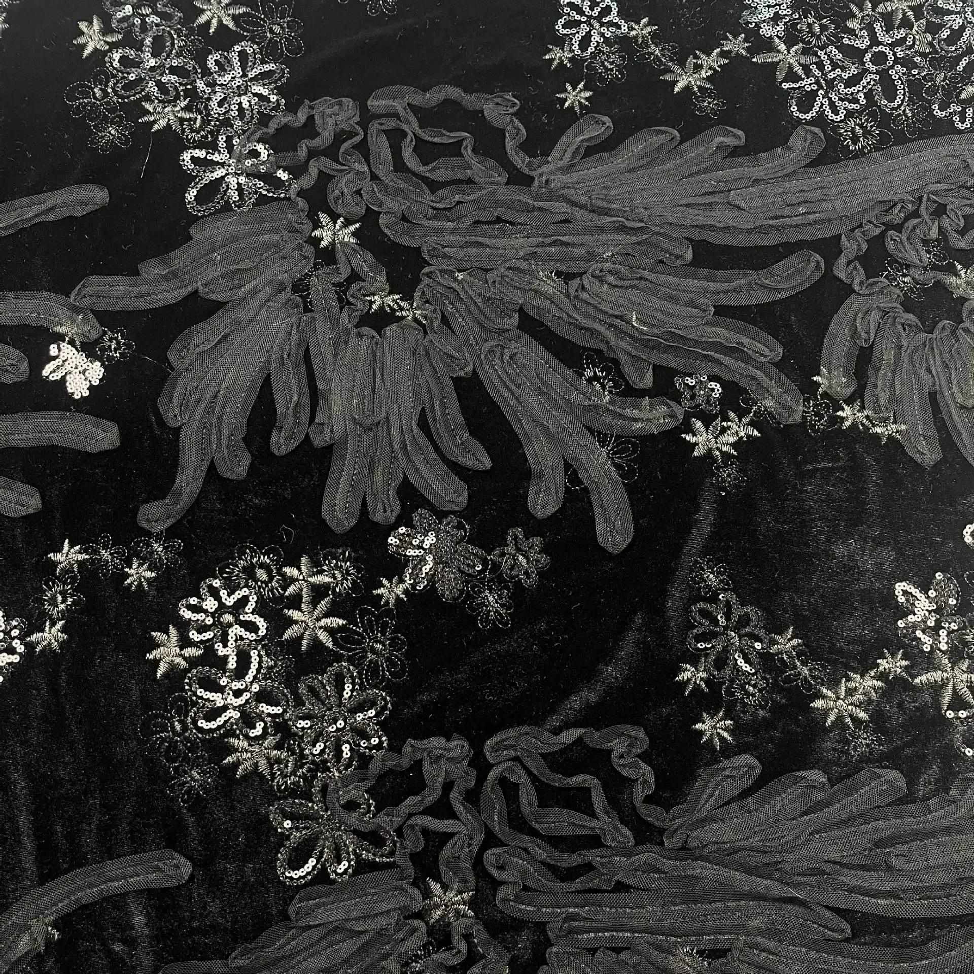 

Exquisite 3D tape embroidery velvet fabric with floral embroidery bead embellishments sequins for gowns, dresses