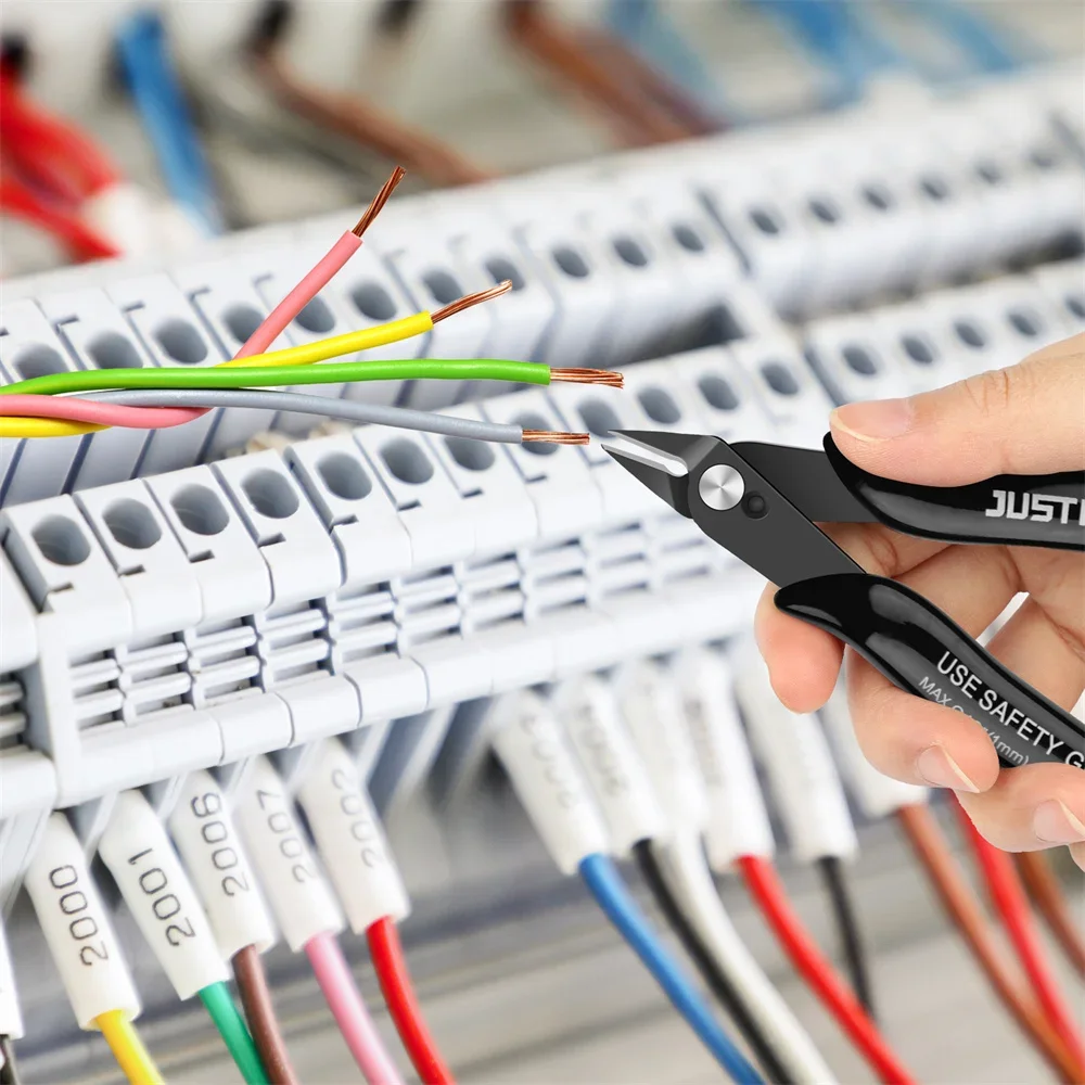 Mini Pointed Nose Pliers Model Pliers,1 Pair,Wire and Cable Cutter,Metal,Horizontal Pliers,Convenient, Durable and Reliable Tool