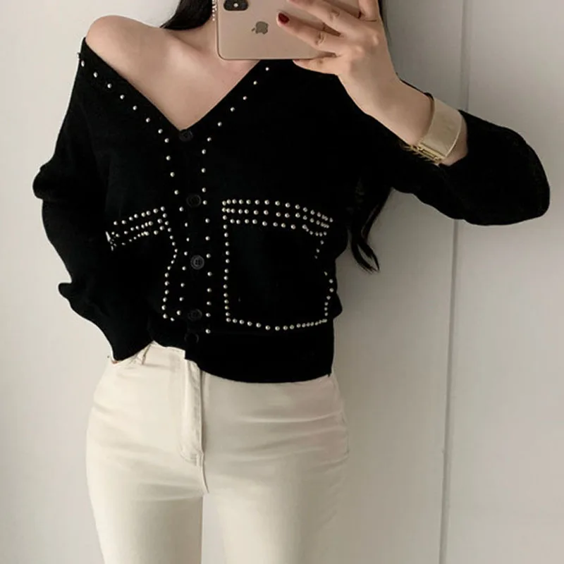 

2022 Autumn Korean Fashion Sweater Knitted Elegant Women Cardigan Mujer V Neck Casual Rivets Tops Cardigans Kawaii Sweater 23063