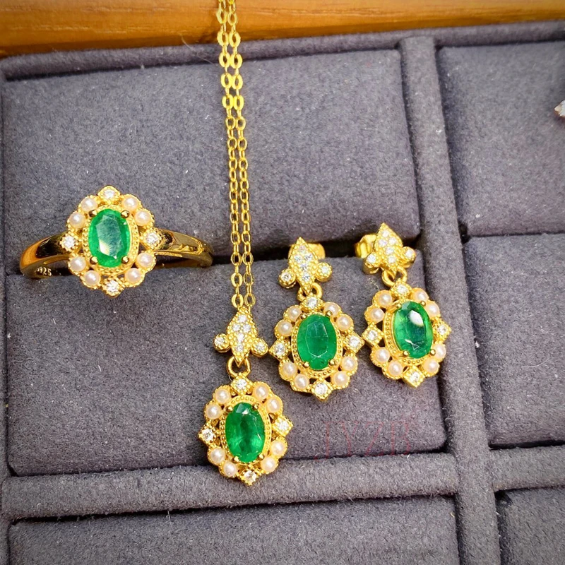 

Stylish Natural emerald set S925 Sterling Silver wedding engagement boutique jewelry