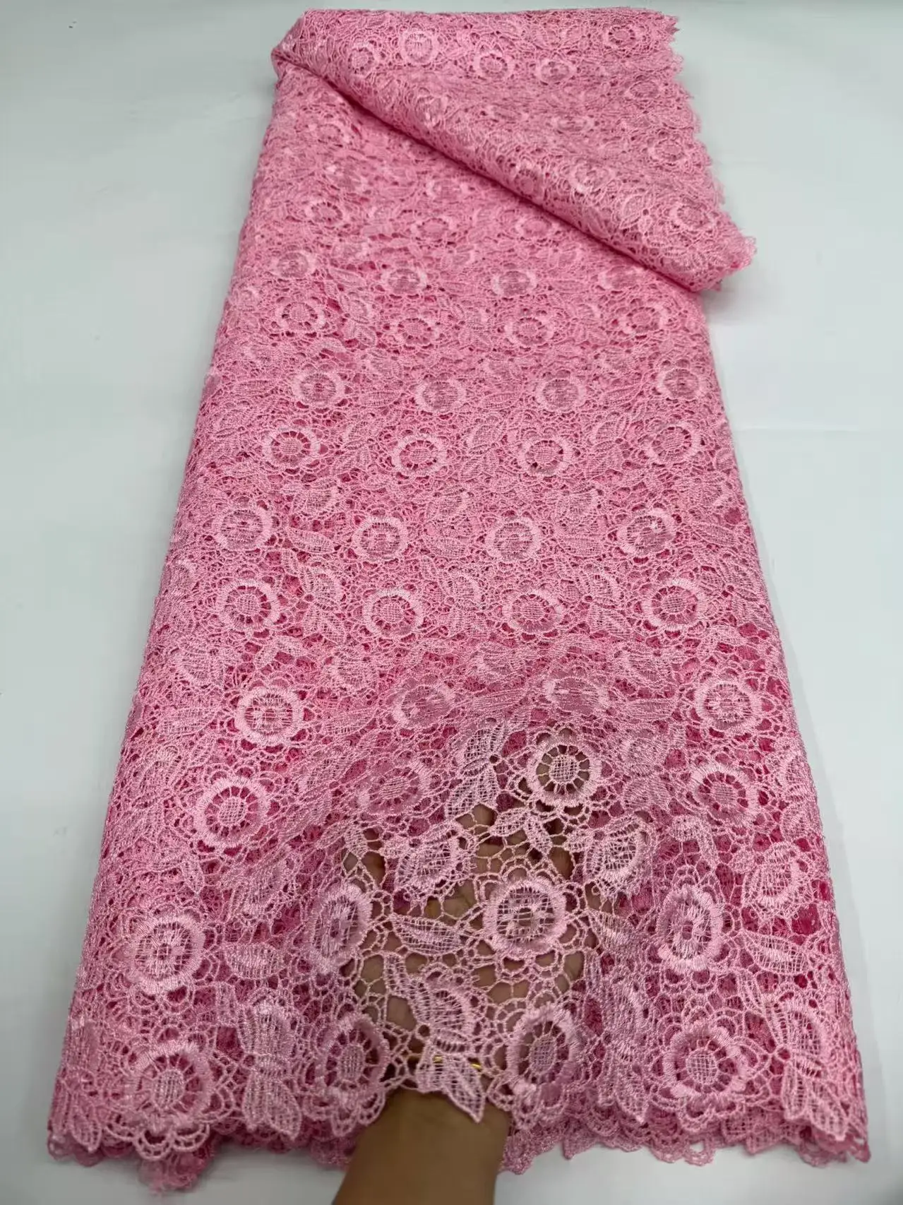 tissu-de-dentelle-guipure-nigeriane-de-haute-qualite-2026-5-yards-dentelle-africaine-tricotee-soluble-dans-l'eau-pour-la-couture-de-robes-de-mariee