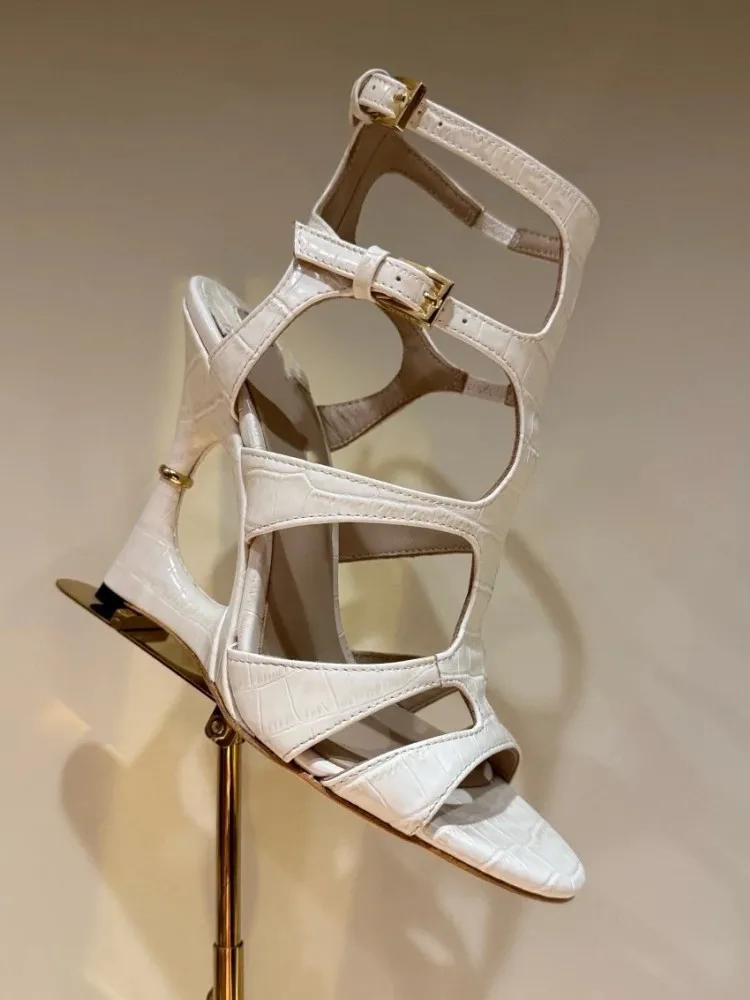 2026Women's Summer Irregular Hollow Coarse High Heel Sandals Fashionable and Sexy Fashion Show 34-44 Large Roman Sandals