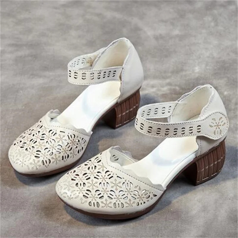 2024 New Summer Round Toe Genuine Leather Hole Hole Sandals for Women Fashion Sandals Thick Heel Banquet Sandals Trendy Sandals