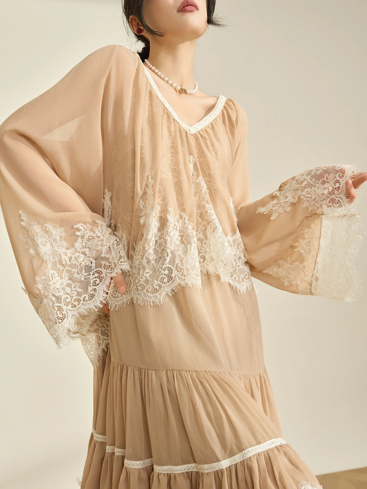 

Flowing Era Spring 2026 Lace Patchwork Top Strap Dr Two-Piece Set Casual Loose Fit Breathable Lightweight V-Ne irt