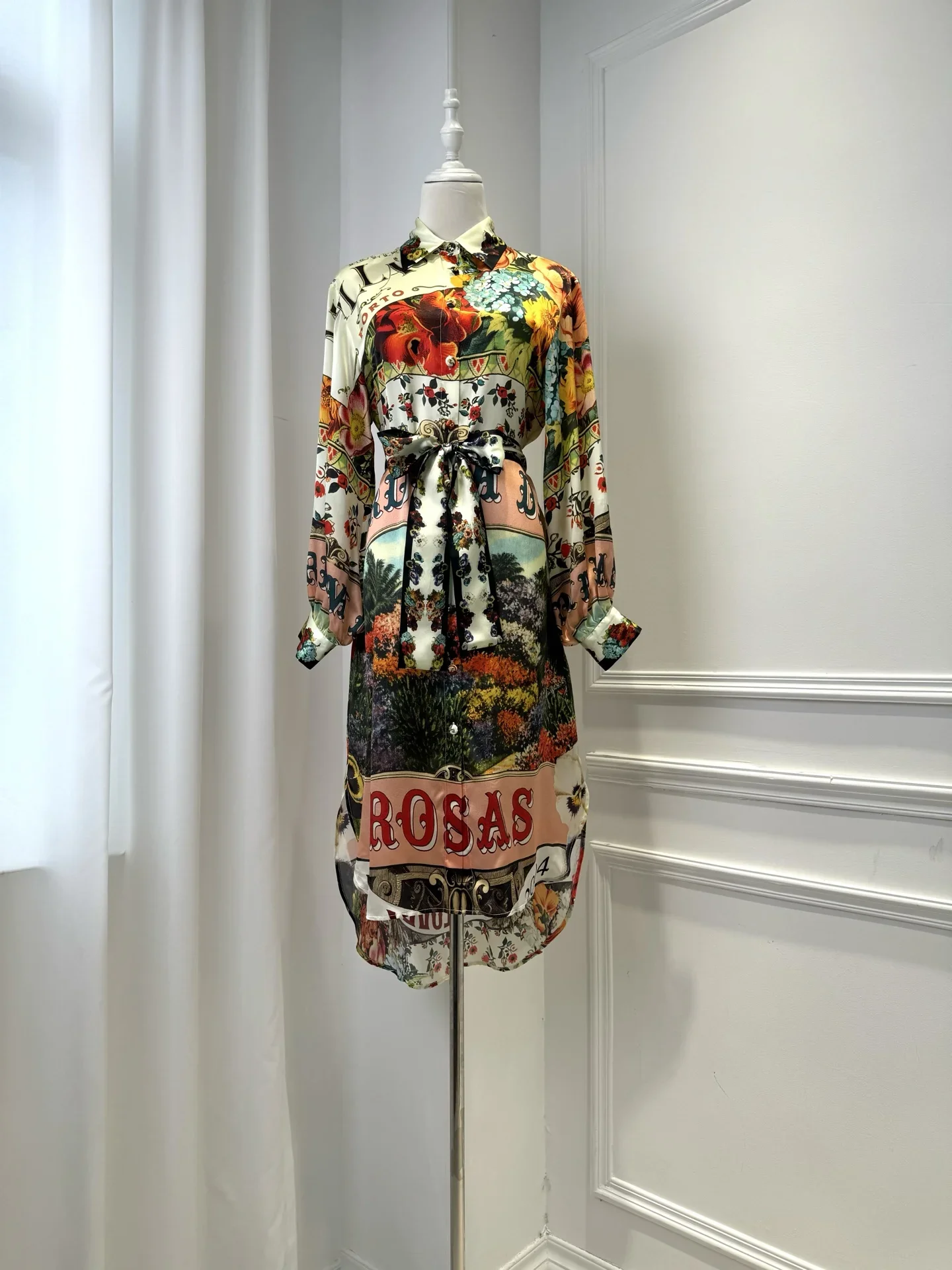 Dames Letter Bloemenprint Lange Shirtjurk Vetersluiting Taille Turn-down Kraag Lantaarn Mouw Los 100% Zijden Gewaad