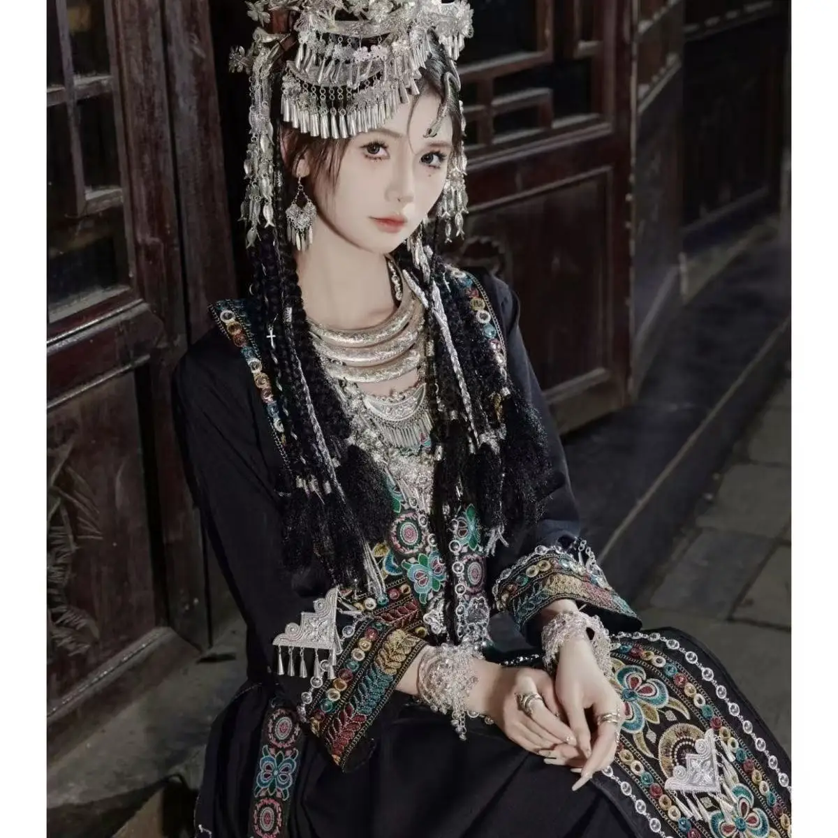 black-hmong-costume-for-woman-national-style-miao-clothing-traditional-chinese-hanfu-halloween-miaojiang-girl-cosplay-costume