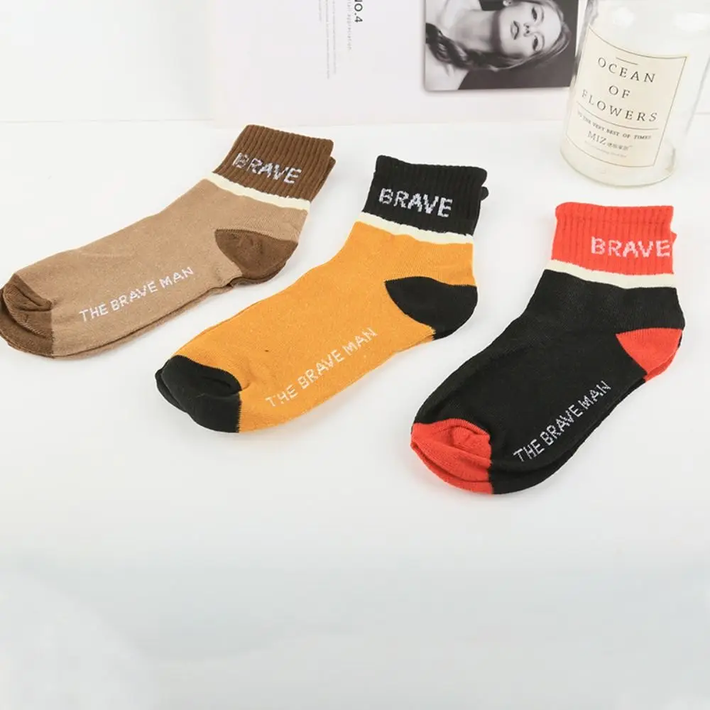 Polyester Mid Tube Cycling Socks Mid Calf Non Slip Mid Calf Basketball Sock Practical Wear Resisting Sports Mid-Tube Socks