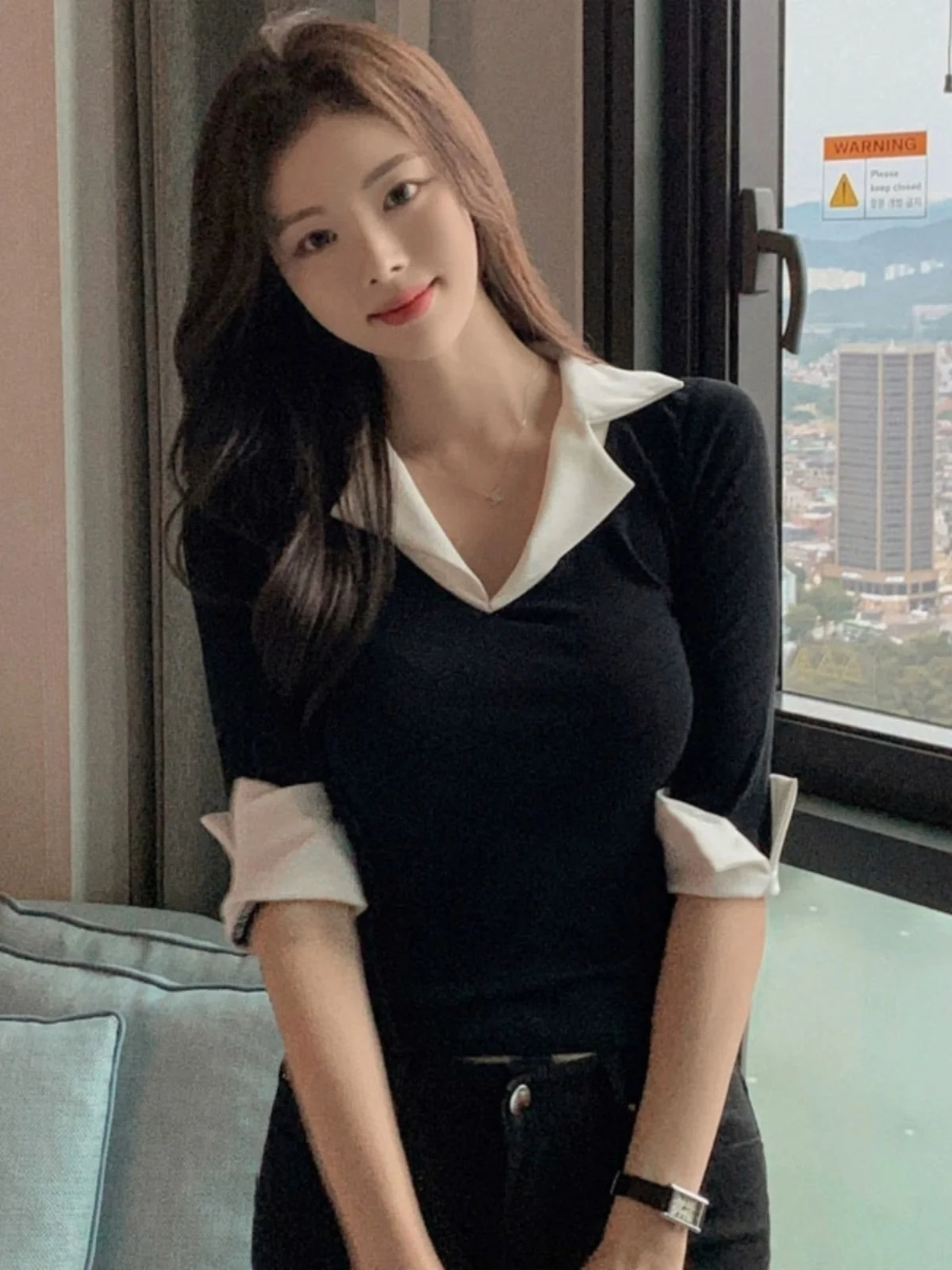 

Футболка Slim Fit V-ne Seven Sve, весенний новый дизайн, смысл, лоскутное сказочное основание, топ Irt, корейский вязаный хлопковый топ...