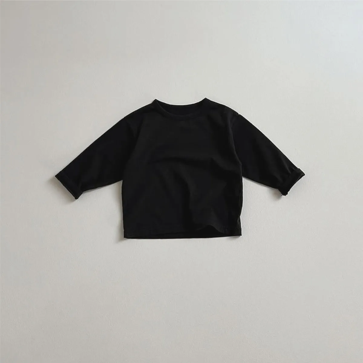 2026 ربيع جديد طفل طويل الأكمام تي شيرت الصلبة الرضع الصبي فضفاض عادية المحملة الفتيات قاع القمصان طفل ملابس قطنية