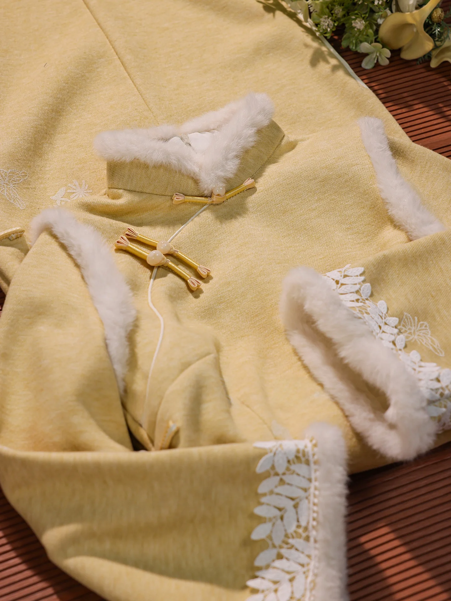 qipao-giallo-svasato-a-maniche-lunghe-modello-sottile-per-uso-quotidiano-elegante-per-persone-di-piccola-statura-lunghezza-media